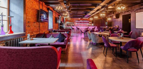 Lounge bar. Лофт бар с мотоциклом