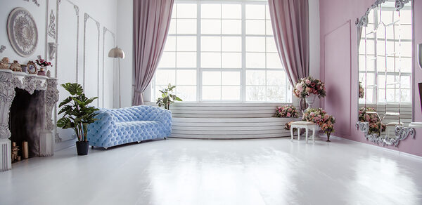  Mirseliz Светлый зал-лофт в классическом стиле