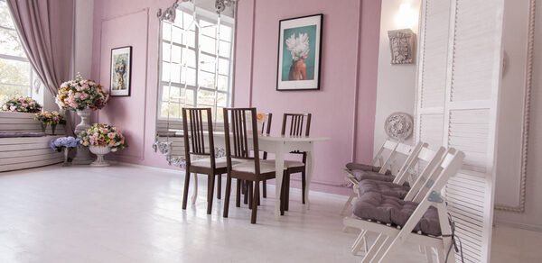  Mirseliz Светлый зал-лофт в классическом стиле