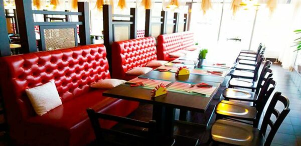 Кафе с панорамными окнами под закрытие