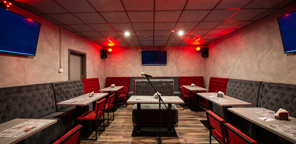 One Bar. Оборудованный караоке-лофт 