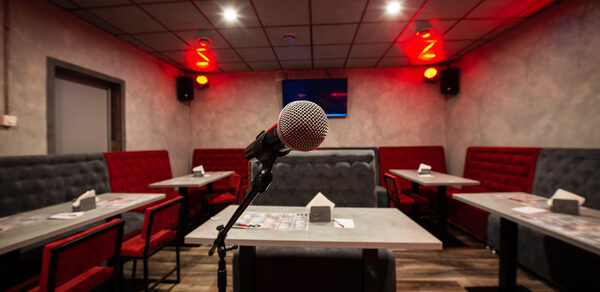 One Bar. Оборудованный караоке-лофт 