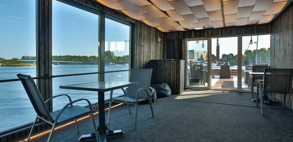 Площадка на воде для мероприятий