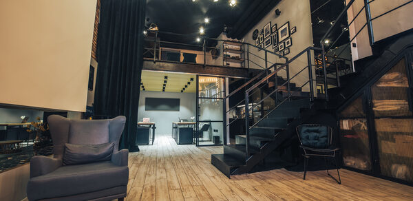 Стилизованный лофт с граммофоном