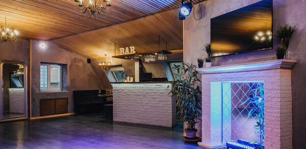 Ресторан "Fursa ". Лофт - бар под закрытие в Петергофе