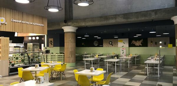 Кулинар Лофт-кафе с высокими потолками