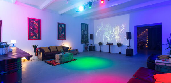 Лофт в минималистичном стиле с верандой