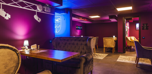 Cinema Лофт-кальянная в стиле кино