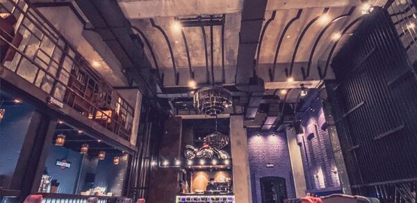 Стилизованный лофт с высокими потолками