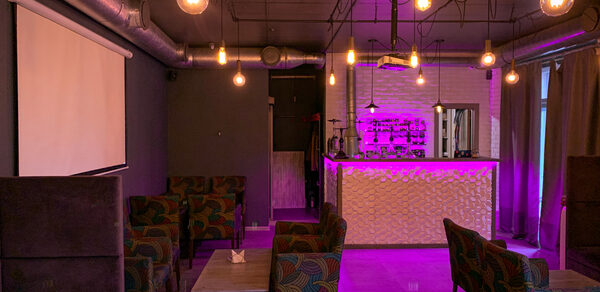 Арт-пространство с отдельным входом и барной стойкой