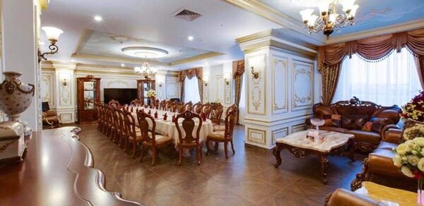 Малый банкетный зал в царском стиле