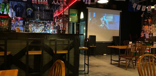 Бар под закрытие в стиле дикого запада