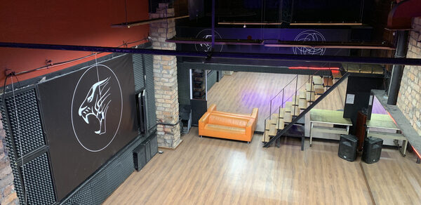 BLACK PANTHER ARENA Универсальный лофт с зеркальной стеной