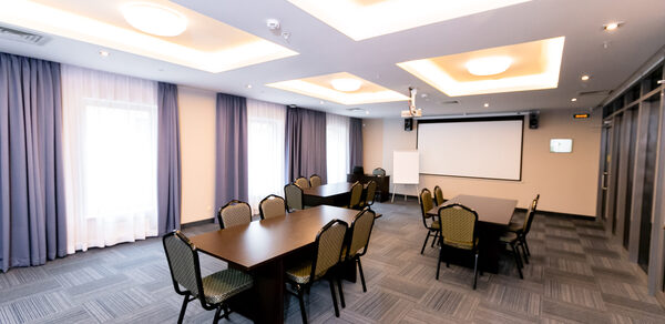 Оборудованный конференц-зал