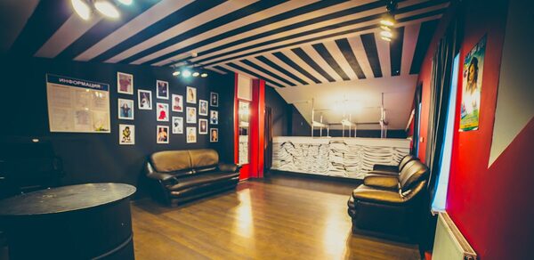 Action Club. Клуб с профессиональным оборудованием и сценой