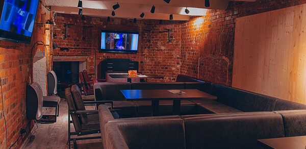 Кирпичная башня с видовой крышей