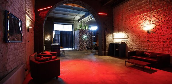 Дизайнерский лофт с высокими потолками