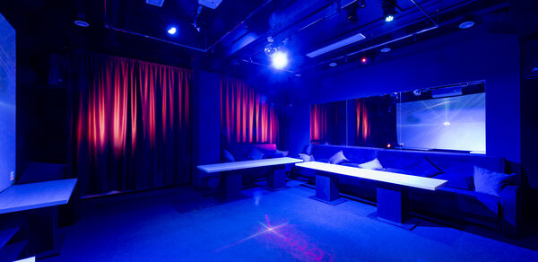 Зеркальный Лофт с Караоке и светомузыкой