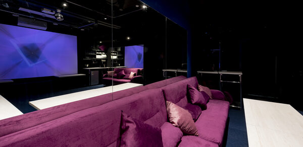 Зеркальный Лофт с Караоке и светомузыкой