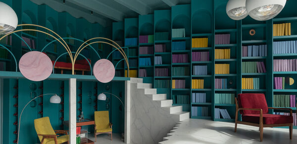 Стильный двухуровневый лофт с панорамным видом