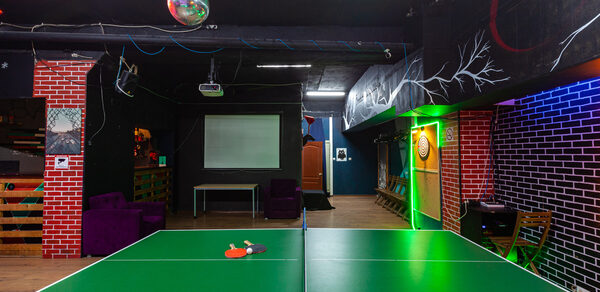 Лофт со светомузыкой и настольным теннисом