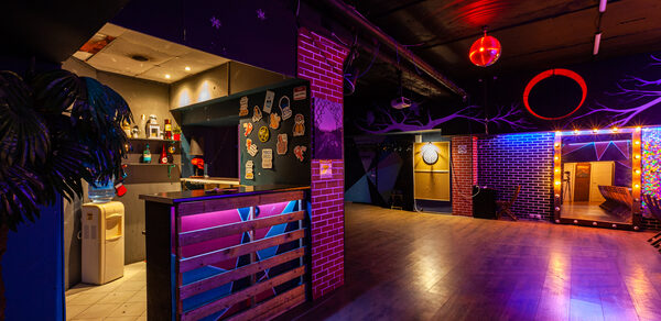 Лофт со светомузыкой и настольным теннисом