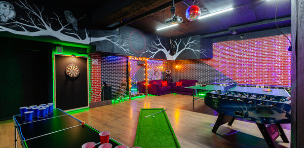 Лофт со светомузыкой и настольным теннисом