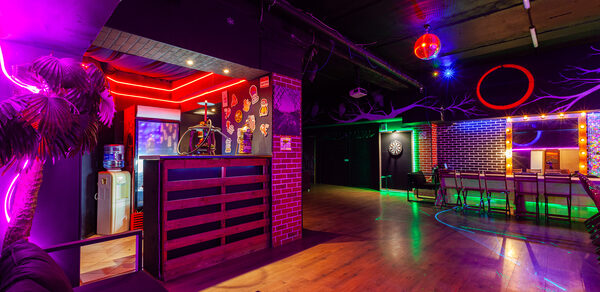 Лофт со светомузыкой и настольным теннисом