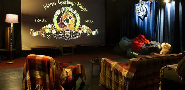 Уютный лофт для кинопоказов
