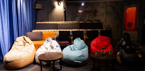 Уютный лофт для кинопоказов