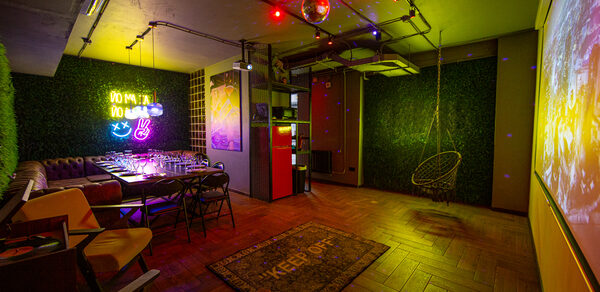 Уютный лофт-зал