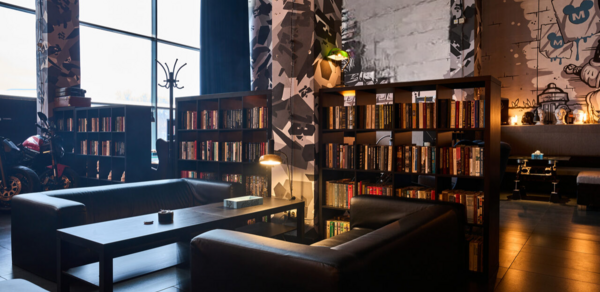 Креативный лофт с автомобилями