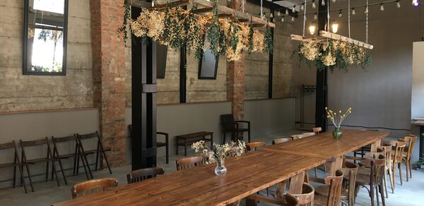 Лофт с отдельным входом и большими окнами