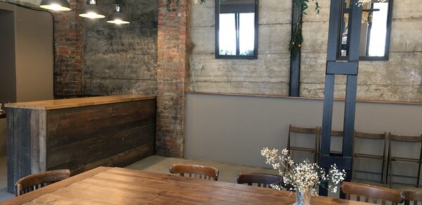 Лофт с отдельным входом и большими окнами