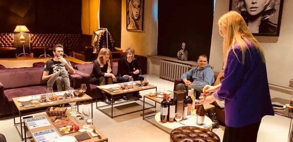 Linza зал со сценой