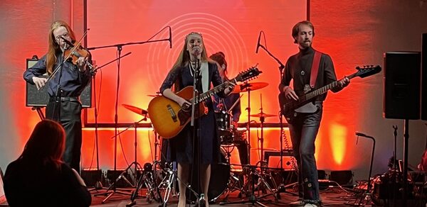 Linza зал со сценой