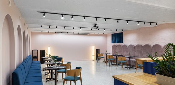 Стилизованный лофт в сине-розовых оттенках