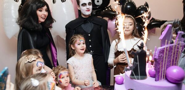 Стилизованный лофт в сине-розовых оттенках