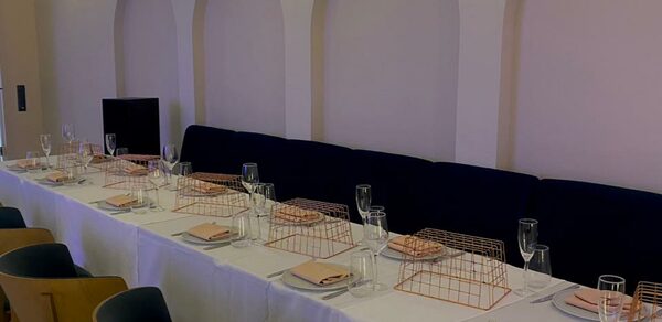 Стилизованный лофт в сине-розовых оттенках