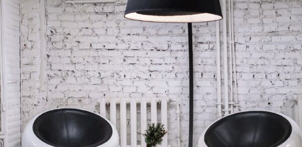 AG Loft (АГ Лофт). Белый лофт с галереей-балконом и верандой