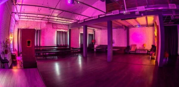 Просторный лофт в центре города