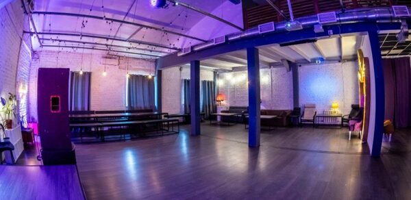 Просторный лофт в центре города