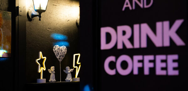 Концертная площадка с панорамными окнами