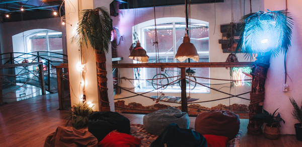 Двухуровневый лофт в гавайском стиле с верандой