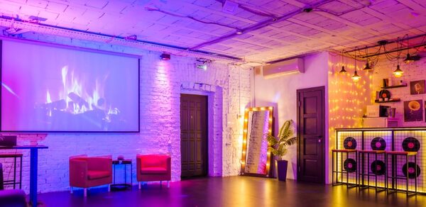 Стильная площадка в центре