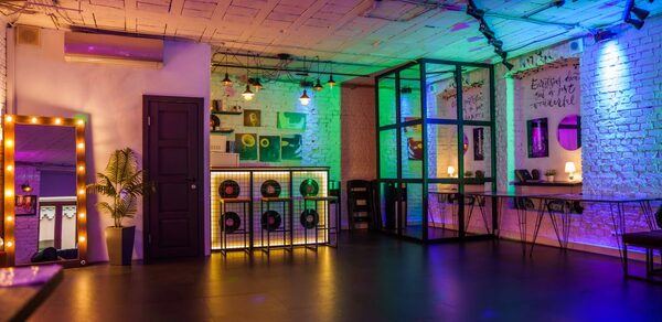 Стильная площадка в центре