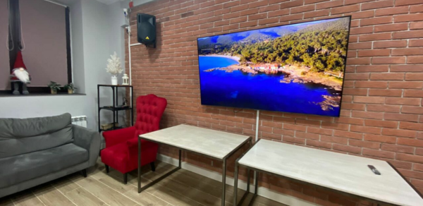 Многофункциональный лофт-кухня с островком