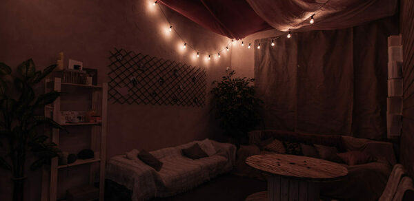Rii Lee Loft. Стилизованный лофт с качелями