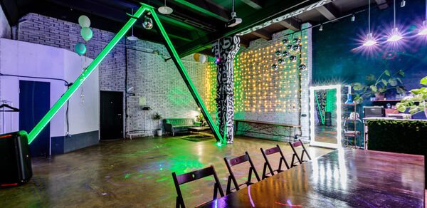 Loft Space Просторный лофт из белого кирпича