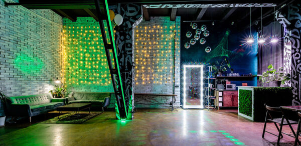 Loft Space Просторный лофт из белого кирпича